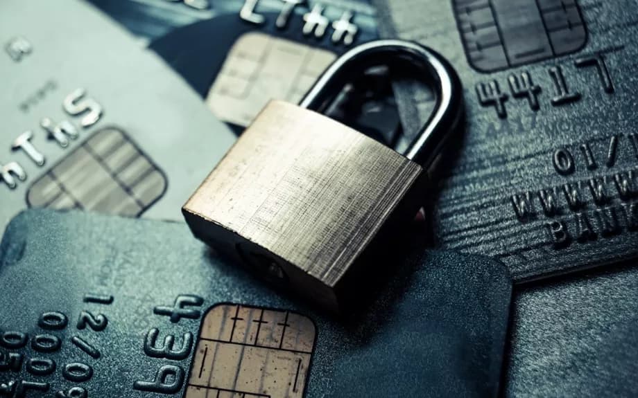 padlock on creditcards