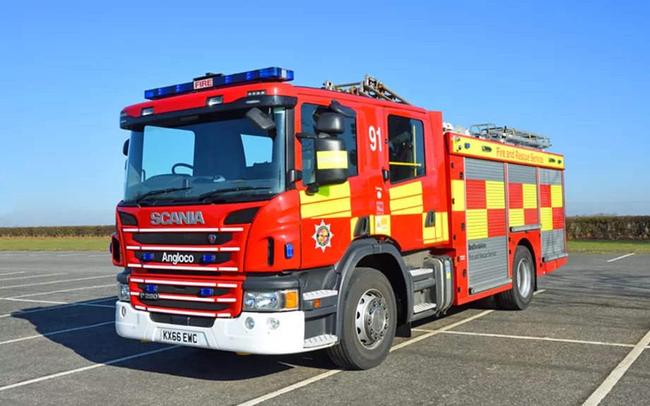 News_Luton Airport Car Park Fire